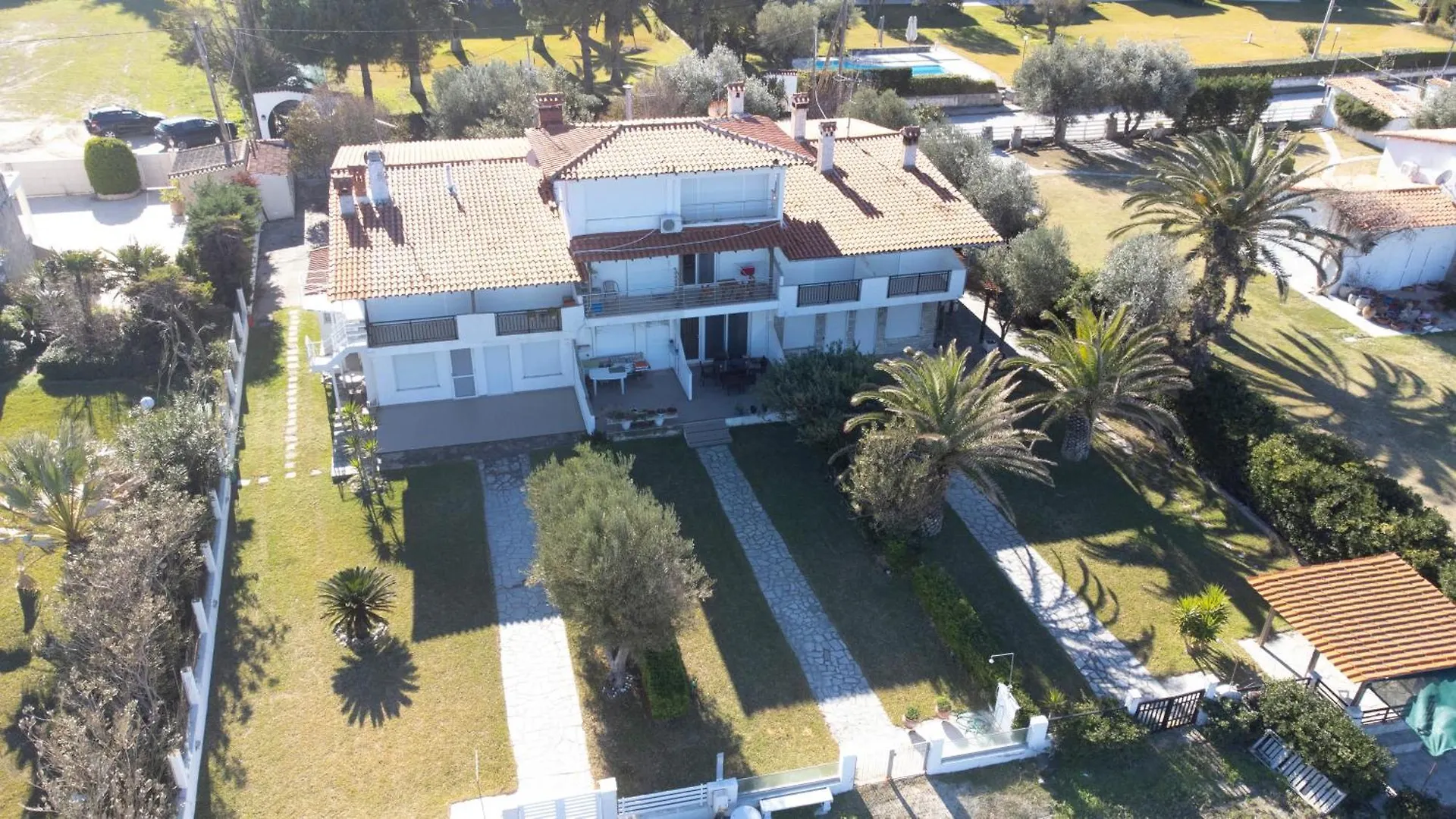 Kapa Maisonette - Beachfront, 3 Min Walk To Mamalouka Hanioti Apartament