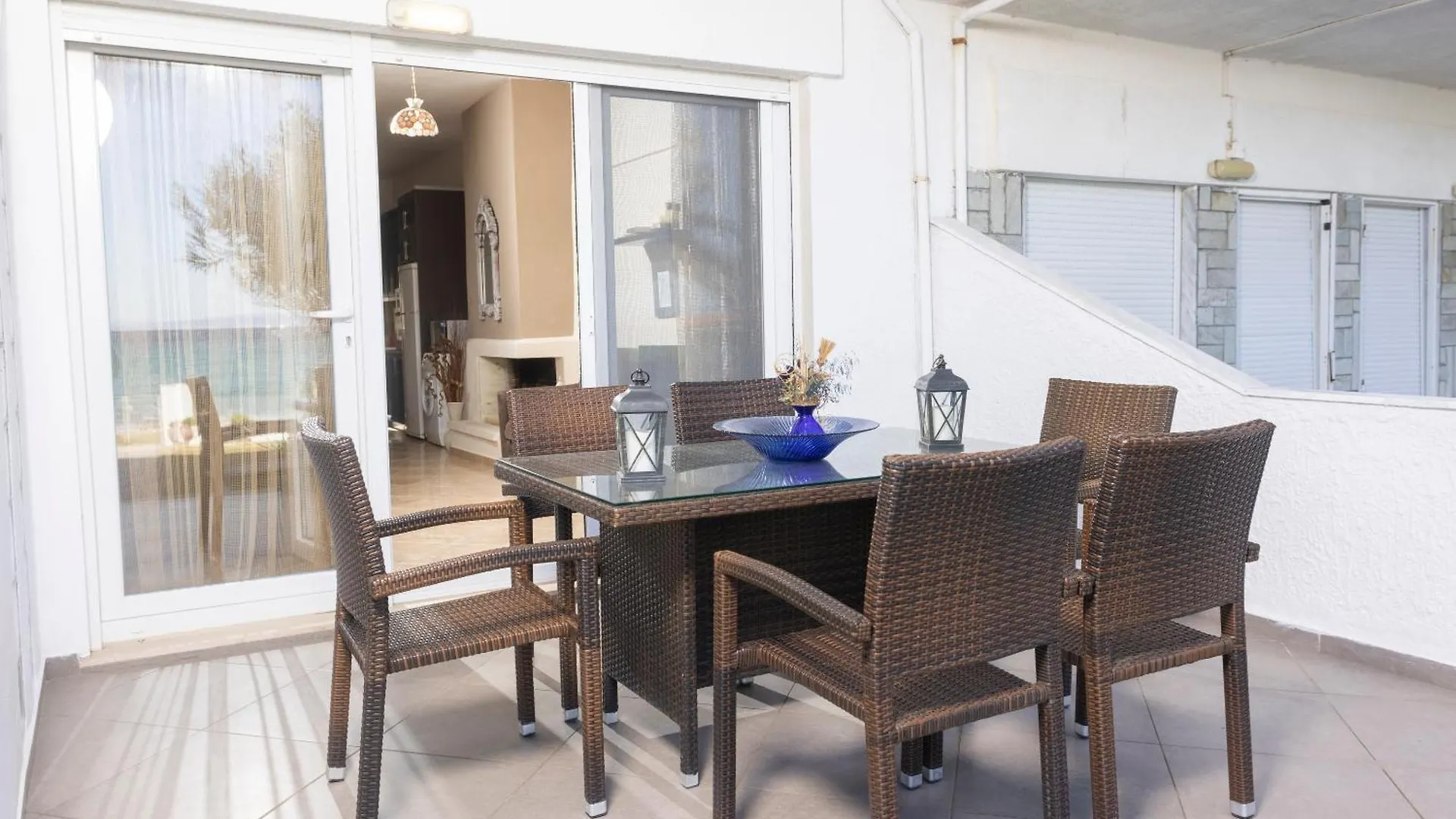 Apartament Kapa Maisonette - Beachfront, 3 Min Walk To Mamalouka Hanioti