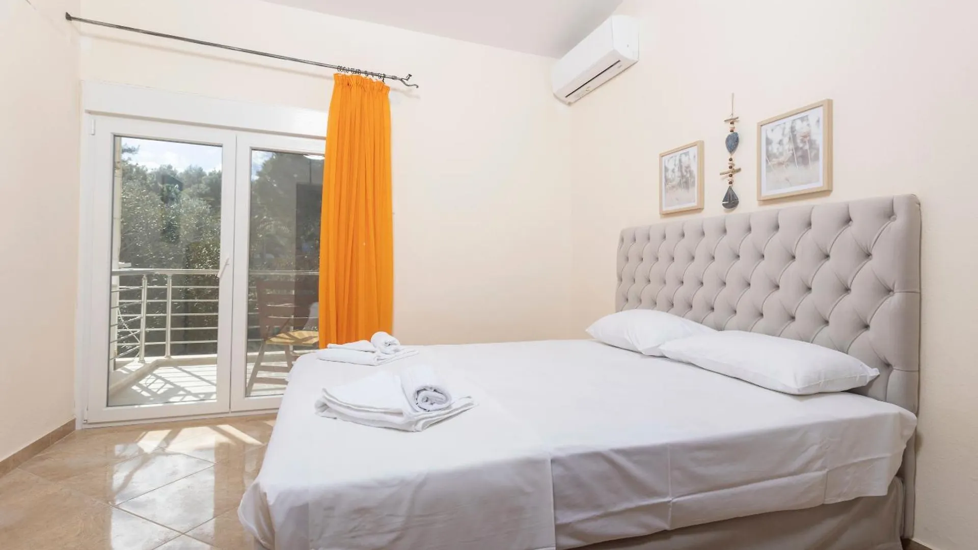 Apartament Kapa Maisonette - Beachfront, 3 Min Walk To Mamalouka Hanioti