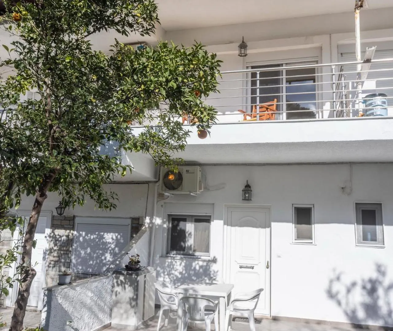 Kapa Maisonette - Beachfront, 3 Min Walk To Mamalouka Hanioti Apartament
